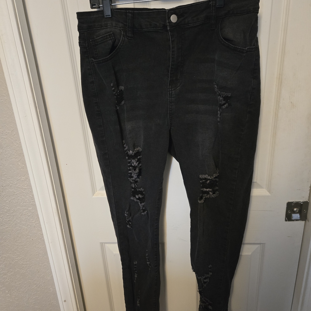 SHEIN Black Distressed Skinny Jeans